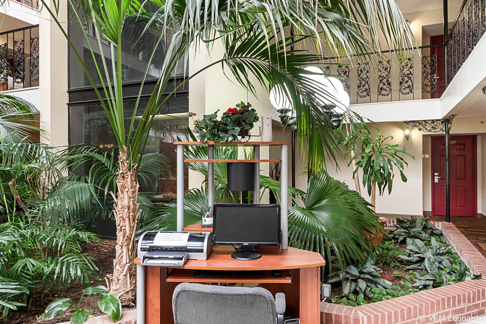Coratel Plus Suites Wichita West Airport Ngoại thất bức ảnh