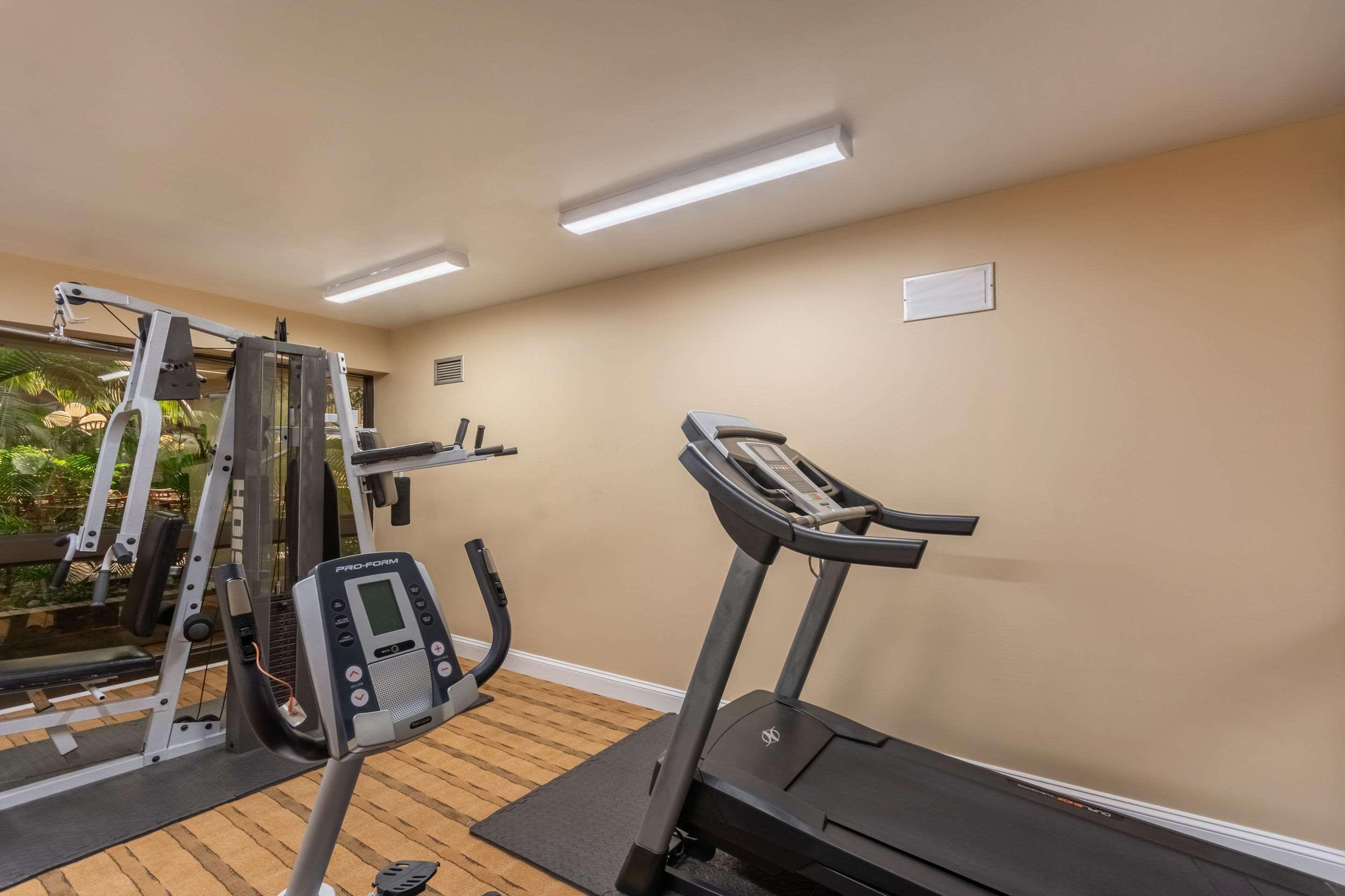Coratel Plus Suites Wichita West Airport Ngoại thất bức ảnh